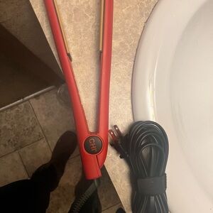 CHI Red Hair Straightener